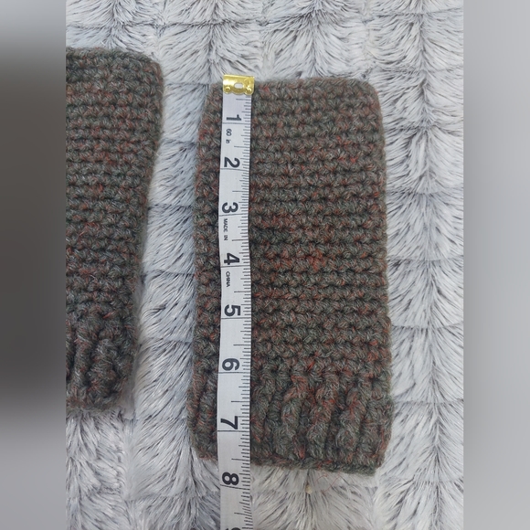 Crocheted half gloves / wrist covers - Picture 5 of 5